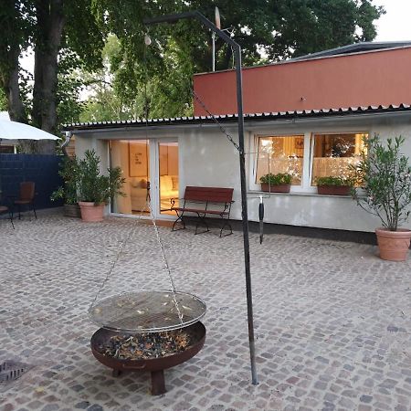 Ferienwohnung Lindenhof, Zentrumsnah Mit Terrasse Und Grillmoeglichkeit Magdeburg Eksteriør bilde